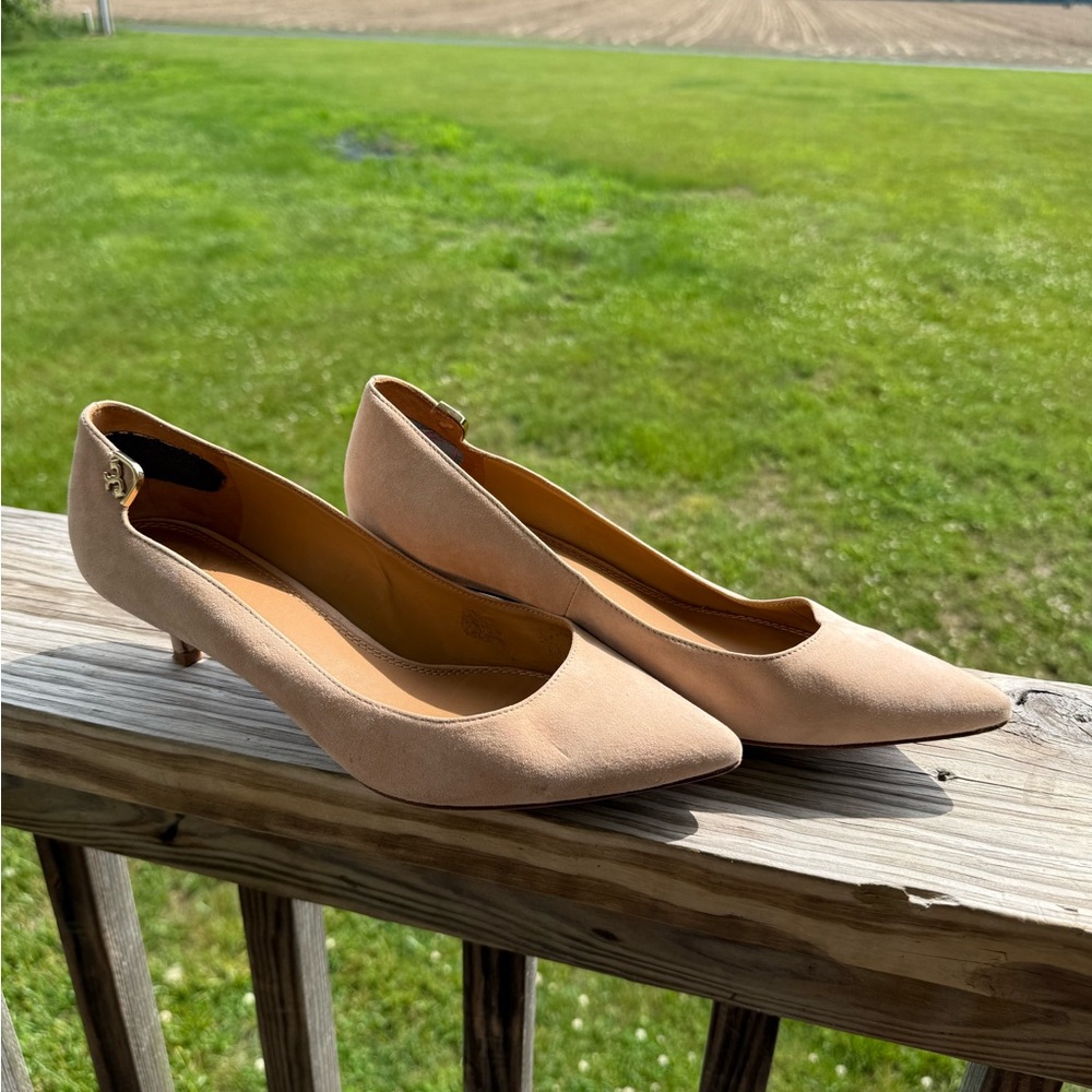 Tory Burch Tan Pointed-Toe Suede Kitten Heels with Timeless Appeal